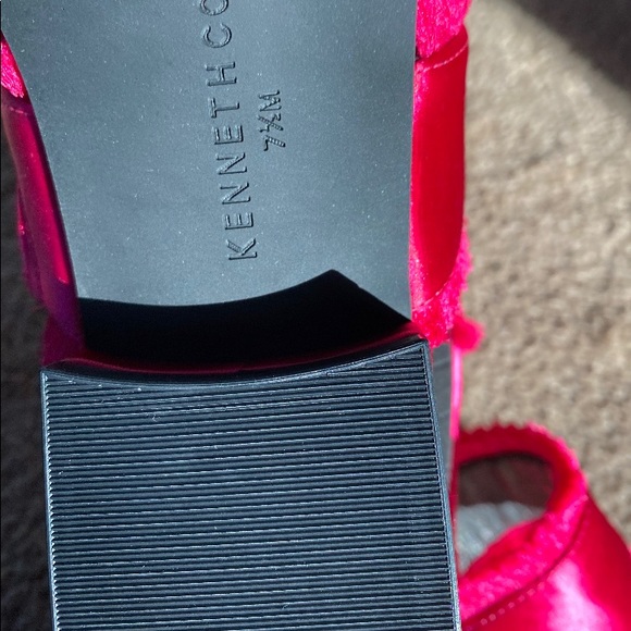 Kenneth Cole Sandals - Picture 12 of 16